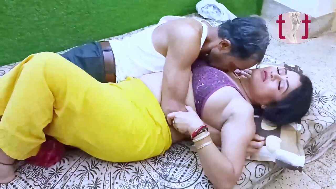 topless topper hindi sex video Free Porn Video